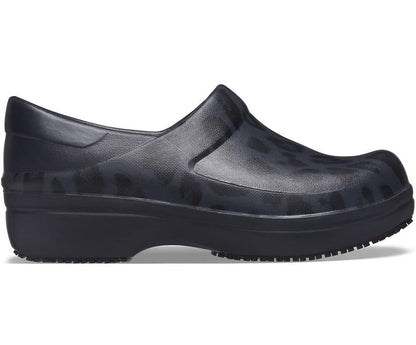 Women Neria Pro II Graphic Clog Black / Leopard | Crocs Clogs